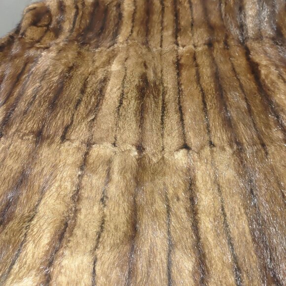 Large Animal Fur Shawl Stole Wrap Vintage Brown Satin Lining Hook Eyelets - Picture 10 of 12